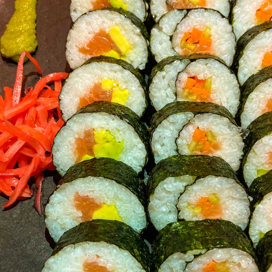 Recipe for Smoked Salmon and Avocado Sushi with pickled ginger